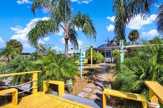 Listing photo id 2 for 14124 Kulig Court