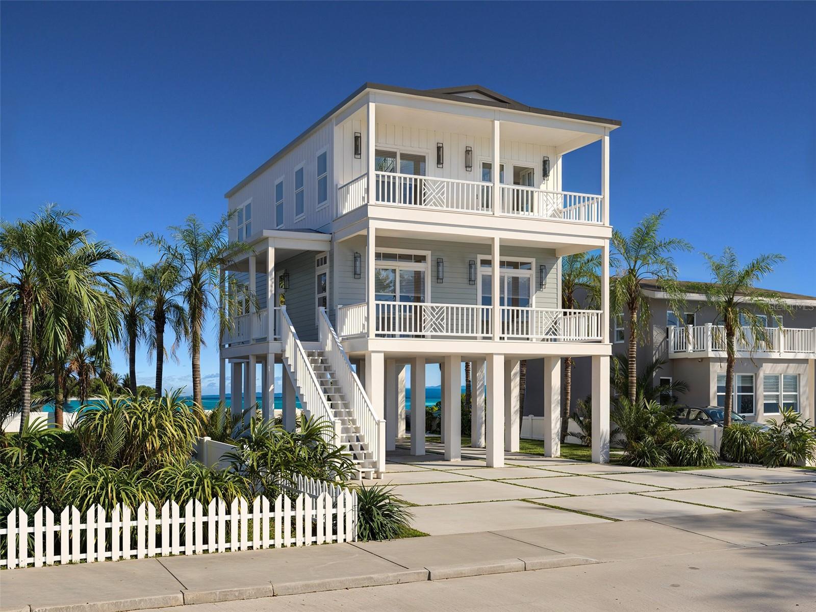 Image 3 of 11 For 3020 Clinton Street S