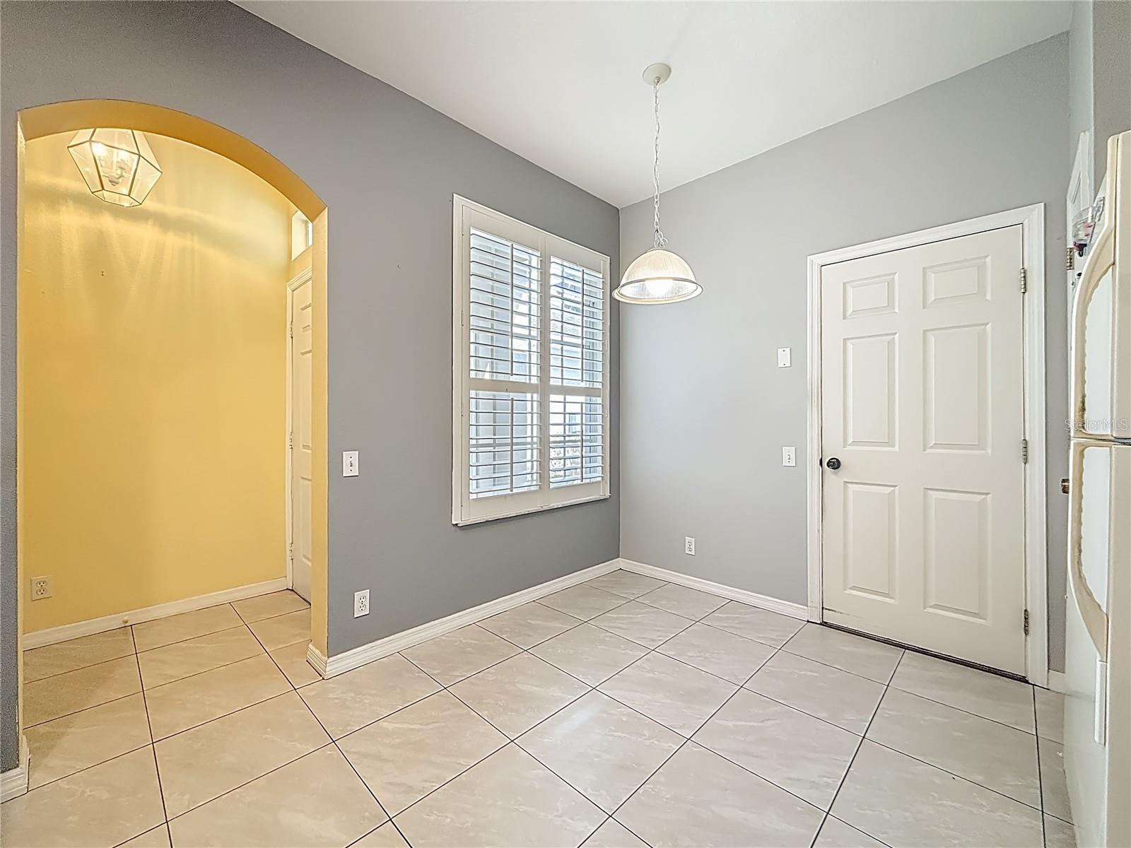 Image 6 of 31 For 3589 Country Pointe Place