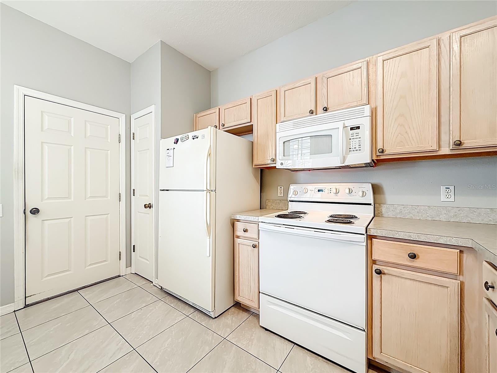 Image 7 of 31 For 3589 Country Pointe Place