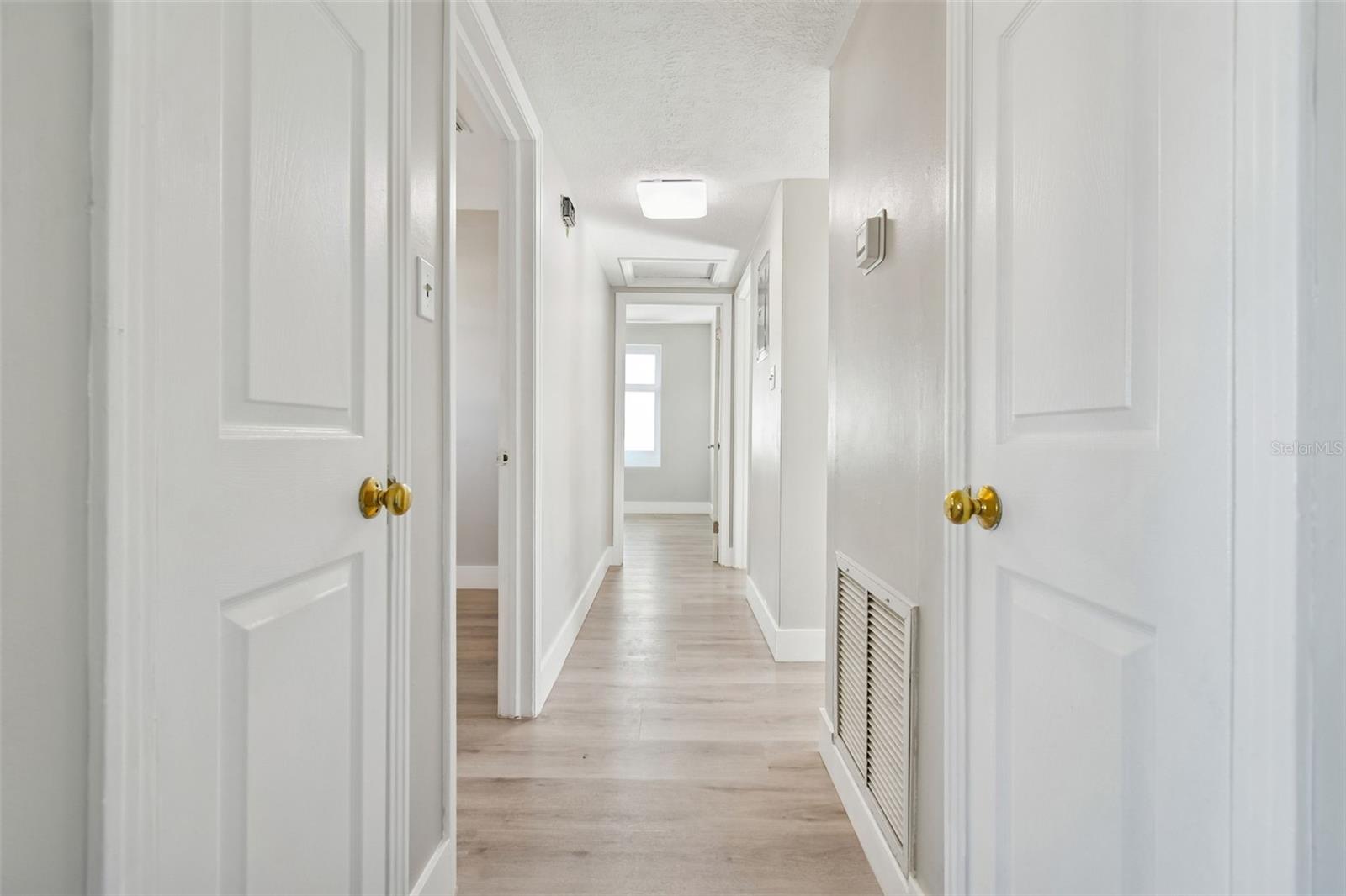 Listing photo id 21 for 3316 Louisiana Avenue