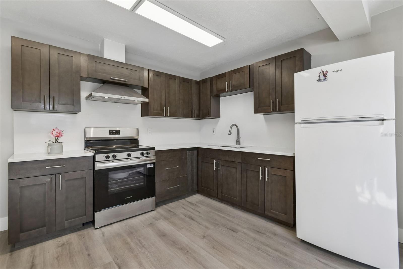 Listing photo id 7 for 3316 Louisiana Avenue