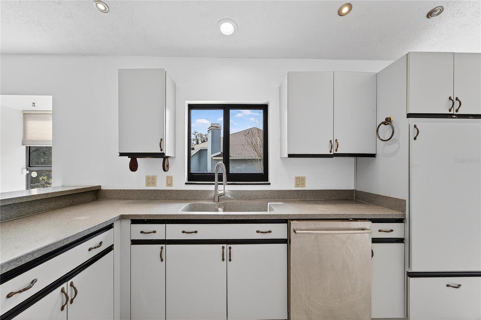 Image 47 of 78 For 2910 Pine Club Drive