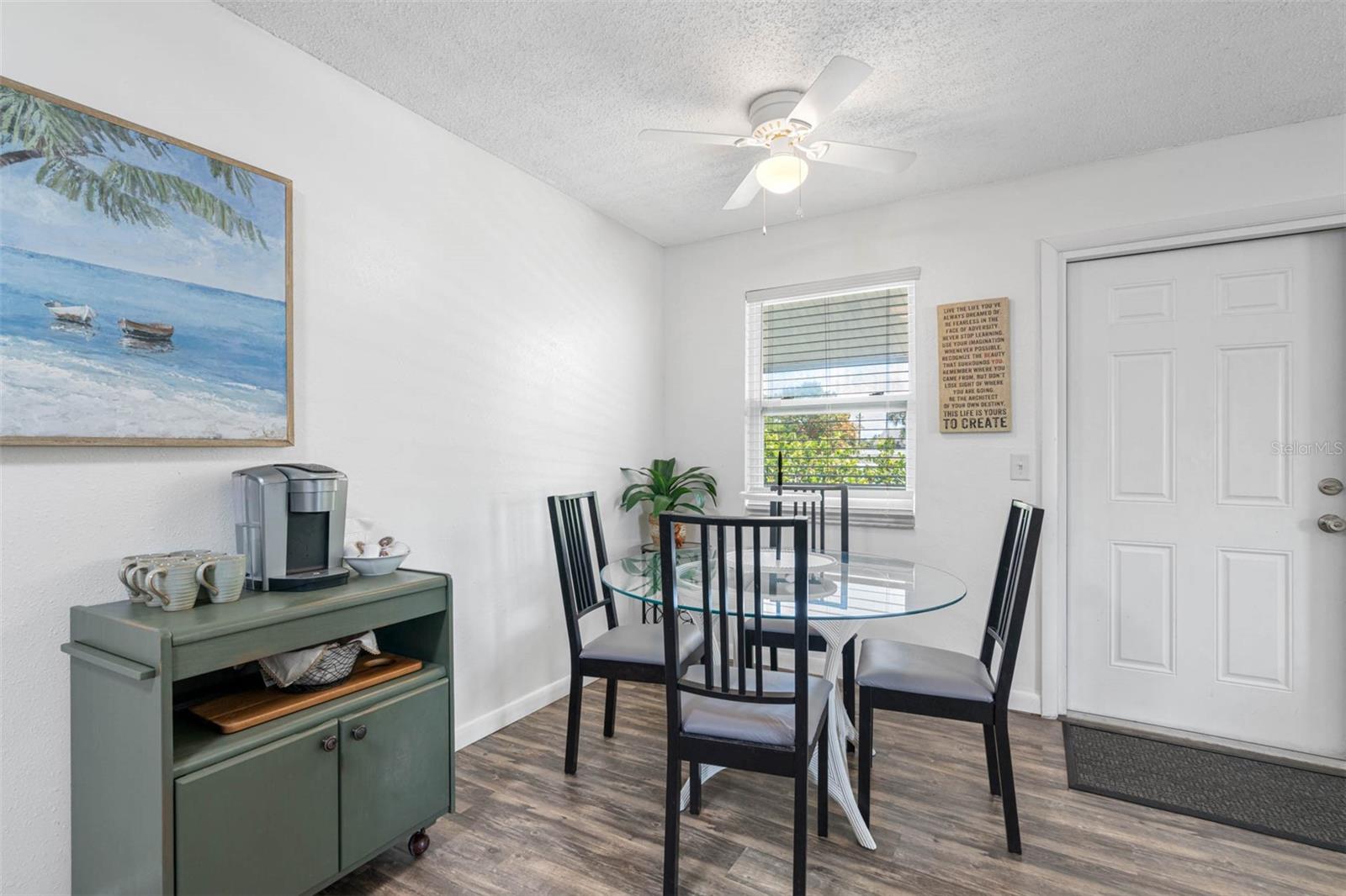 Listing photo id 8 for 115 15th Avenue A