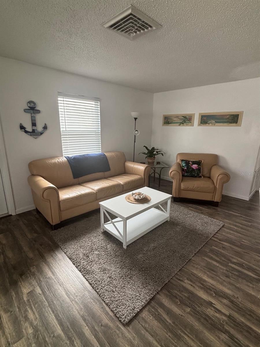 Listing photo id 11 for 115 15th Avenue A