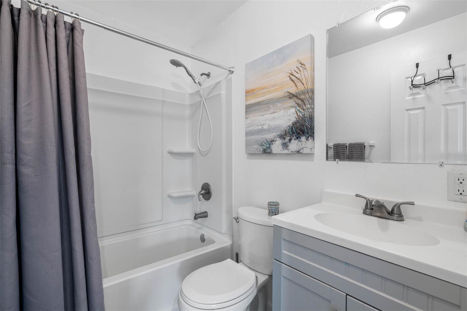 Listing photo id 23 for 115 15th Avenue A