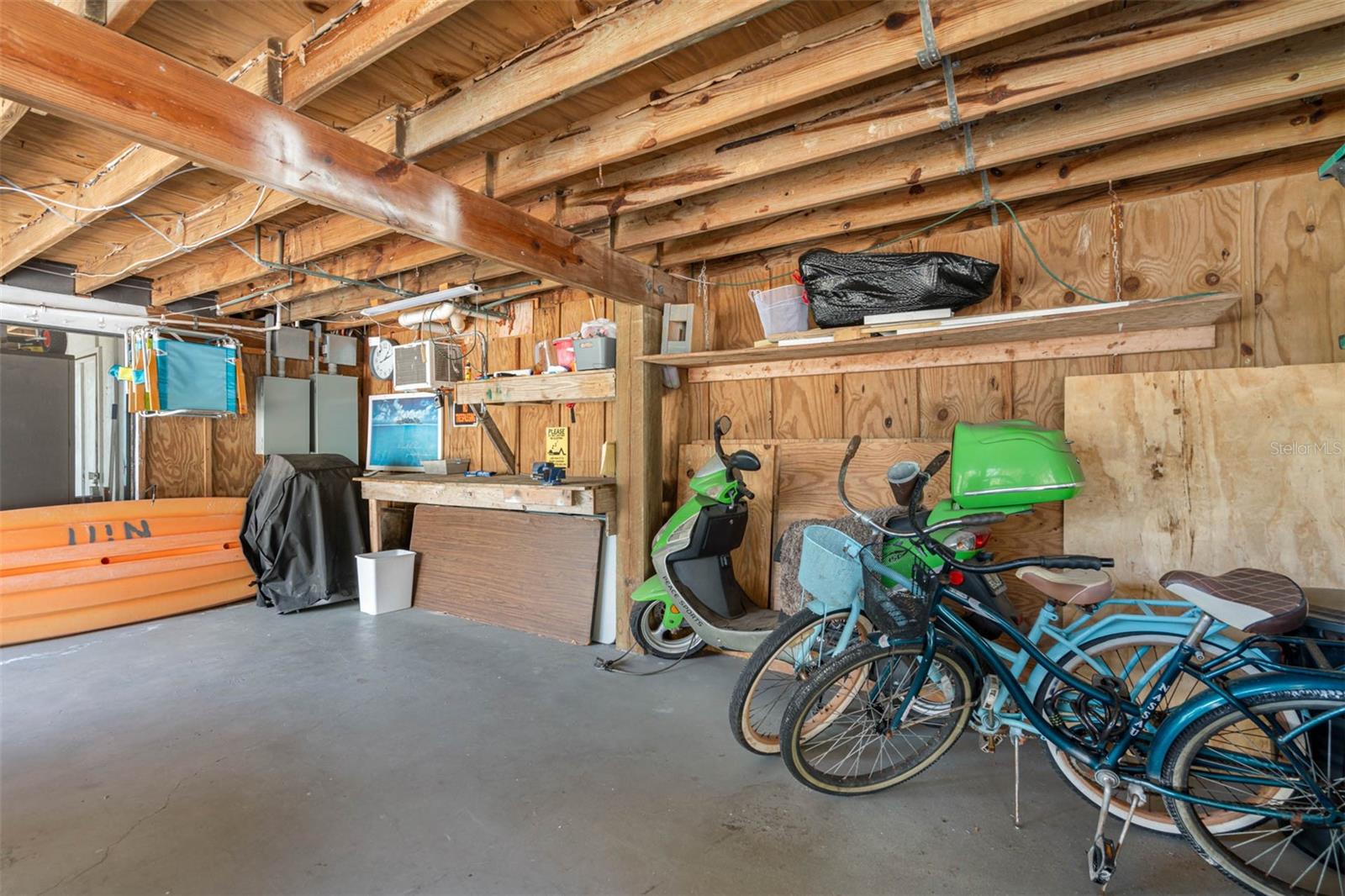 Listing photo id 35 for 115 15th Avenue A