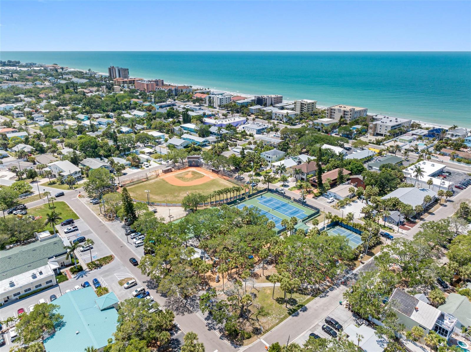 Listing photo id 46 for 115 15th Avenue A