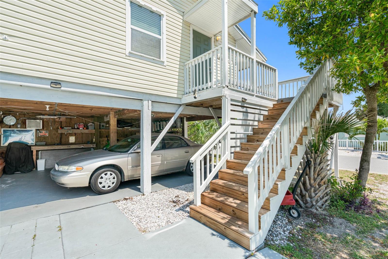 Listing photo id 3 for 115 15th Avenue A