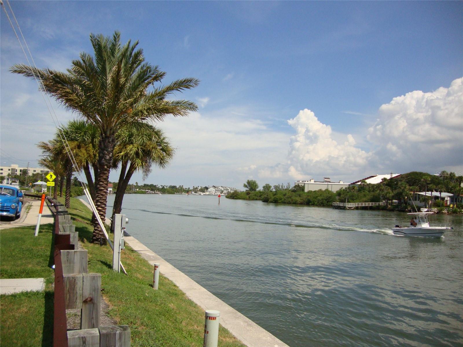 Listing photo id 57 for 115 15th Avenue A