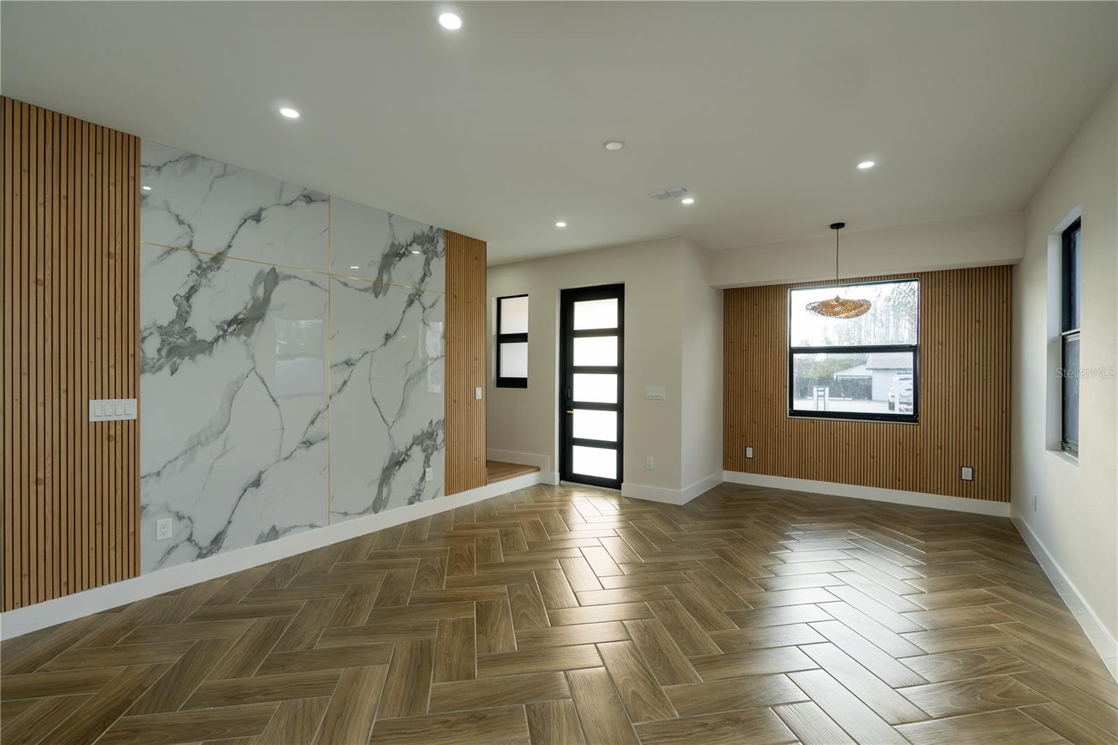 Image 11 of 52 For 12905 Worchester Avenue