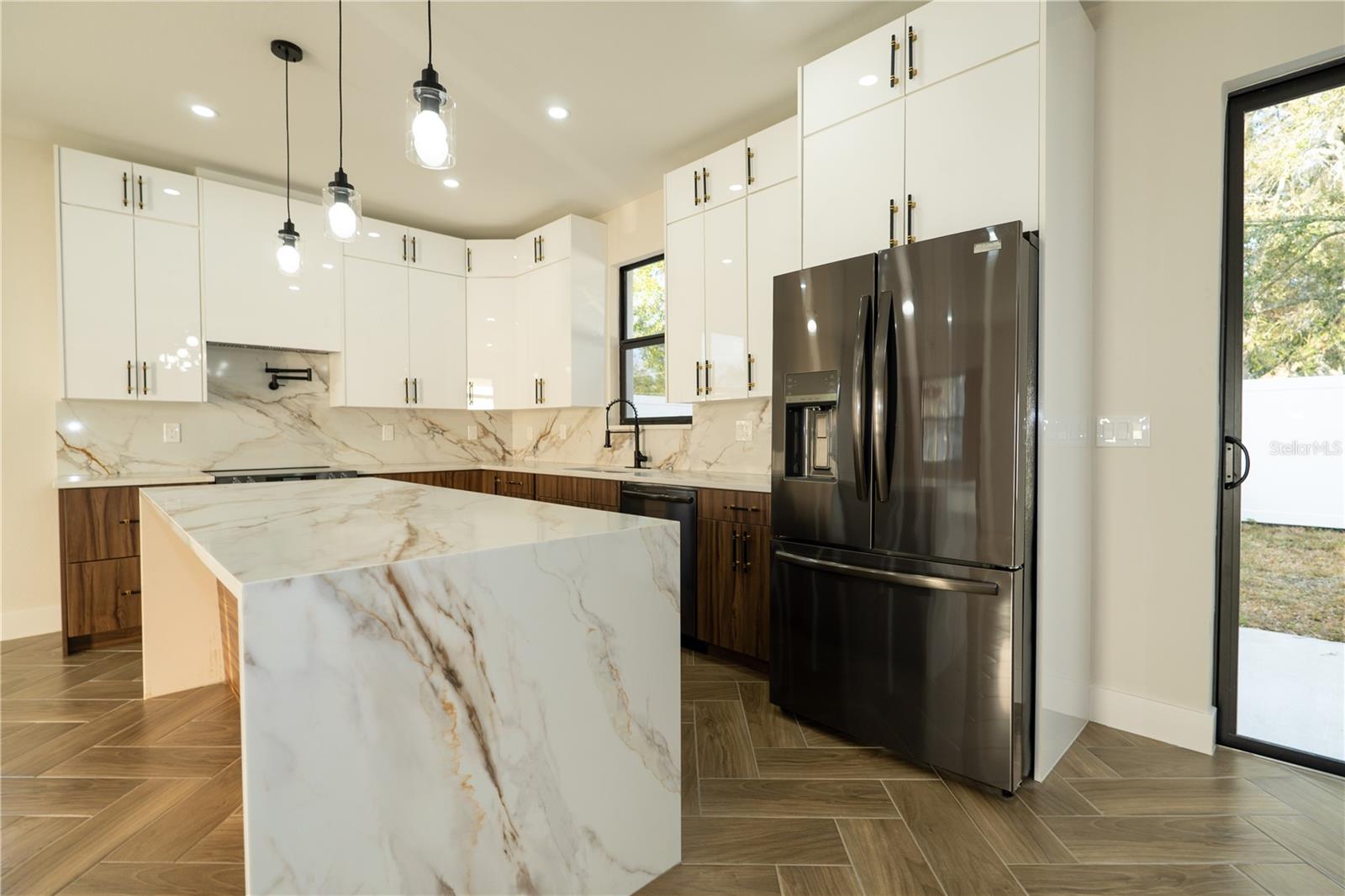 Image 23 of 52 For 12905 Worchester Avenue