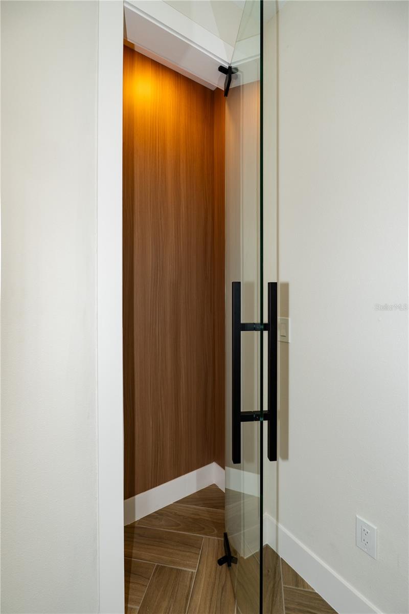 Image 26 of 52 For 12905 Worchester Avenue