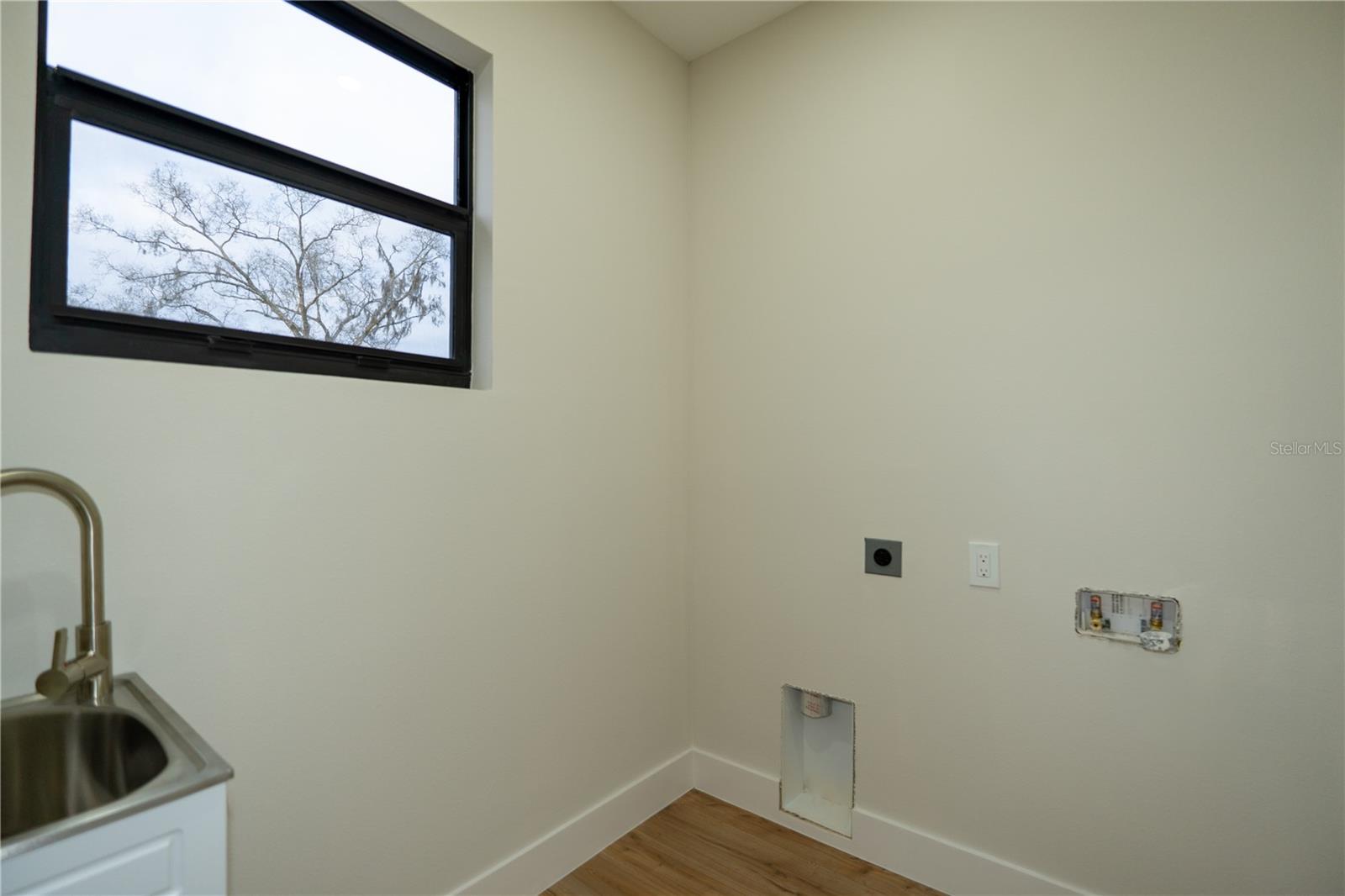 Image 47 of 52 For 12905 Worchester Avenue