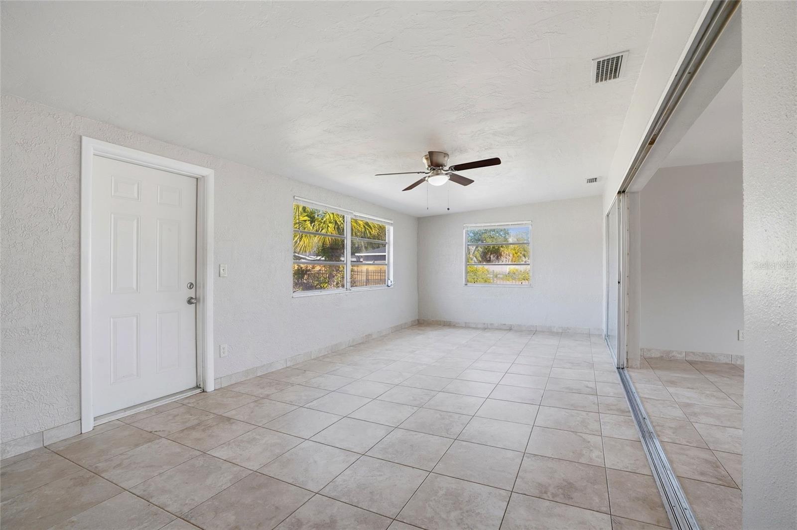 Image 15 of 44 For 6338 21st Street N