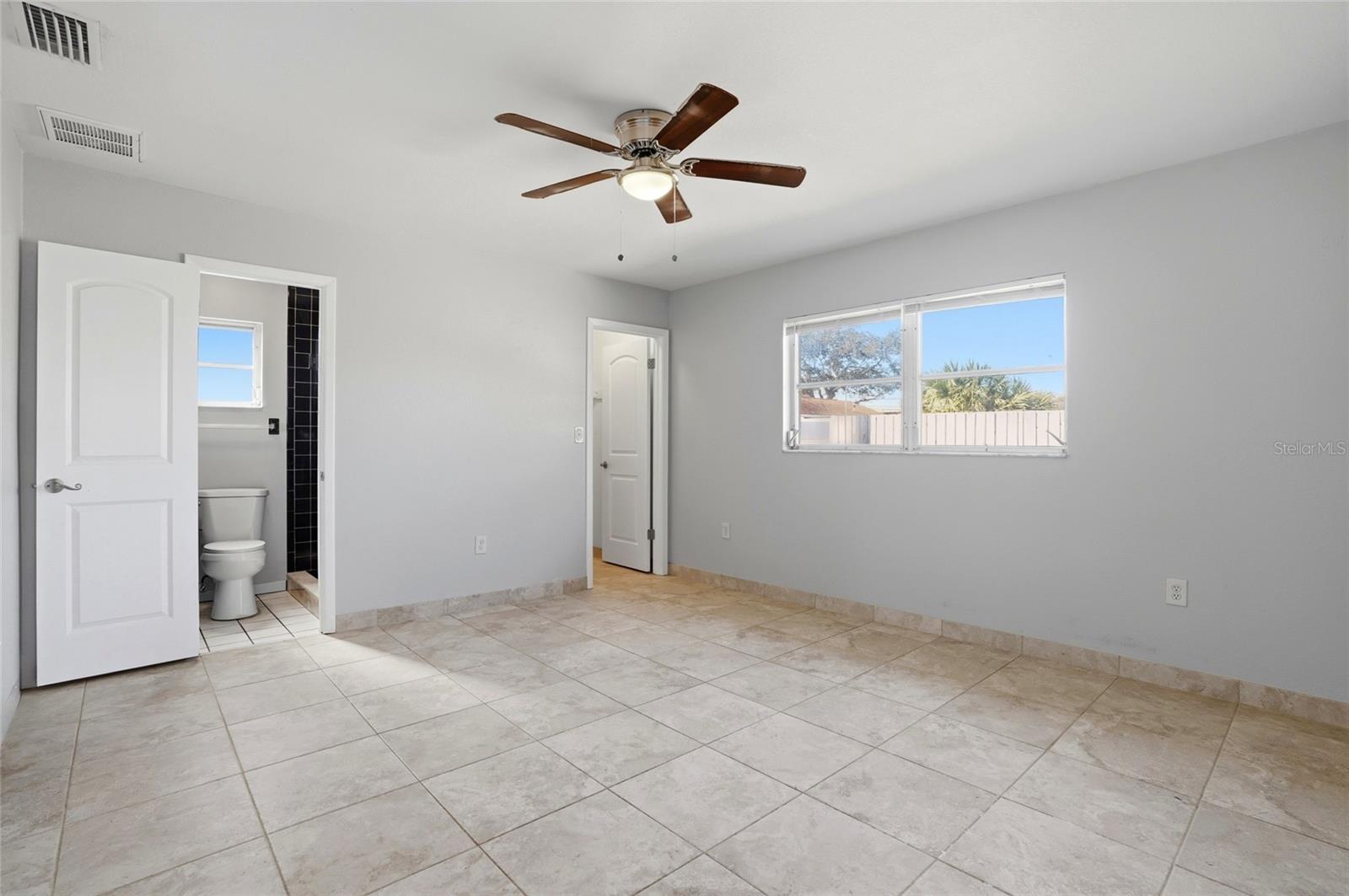 Image 21 of 44 For 6338 21st Street N