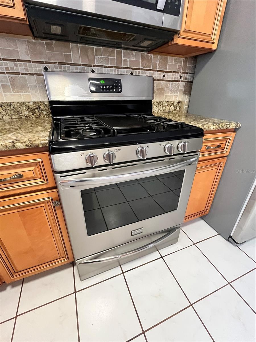 Image 11 of 80 For 1128 Trellis Avenue