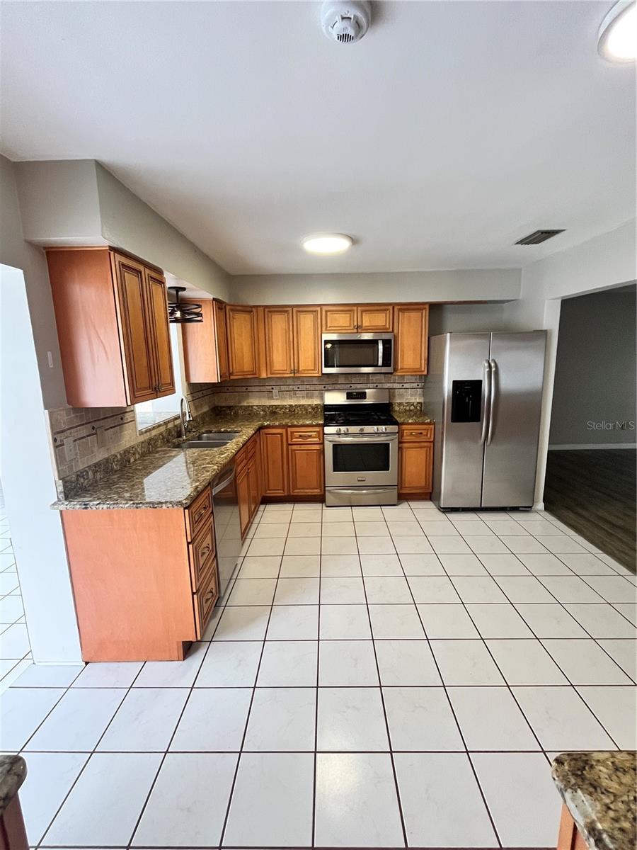 Image 17 of 80 For 1128 Trellis Avenue