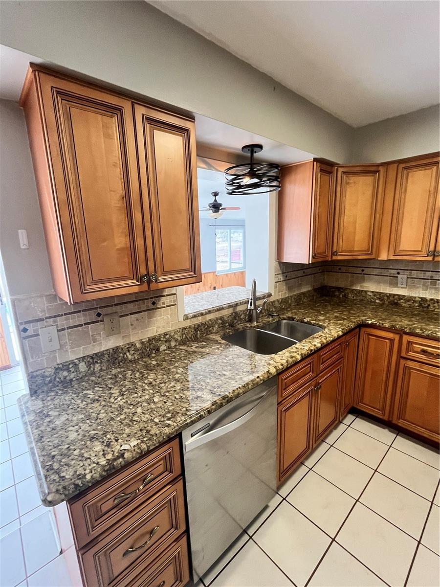 Image 9 of 80 For 1128 Trellis Avenue