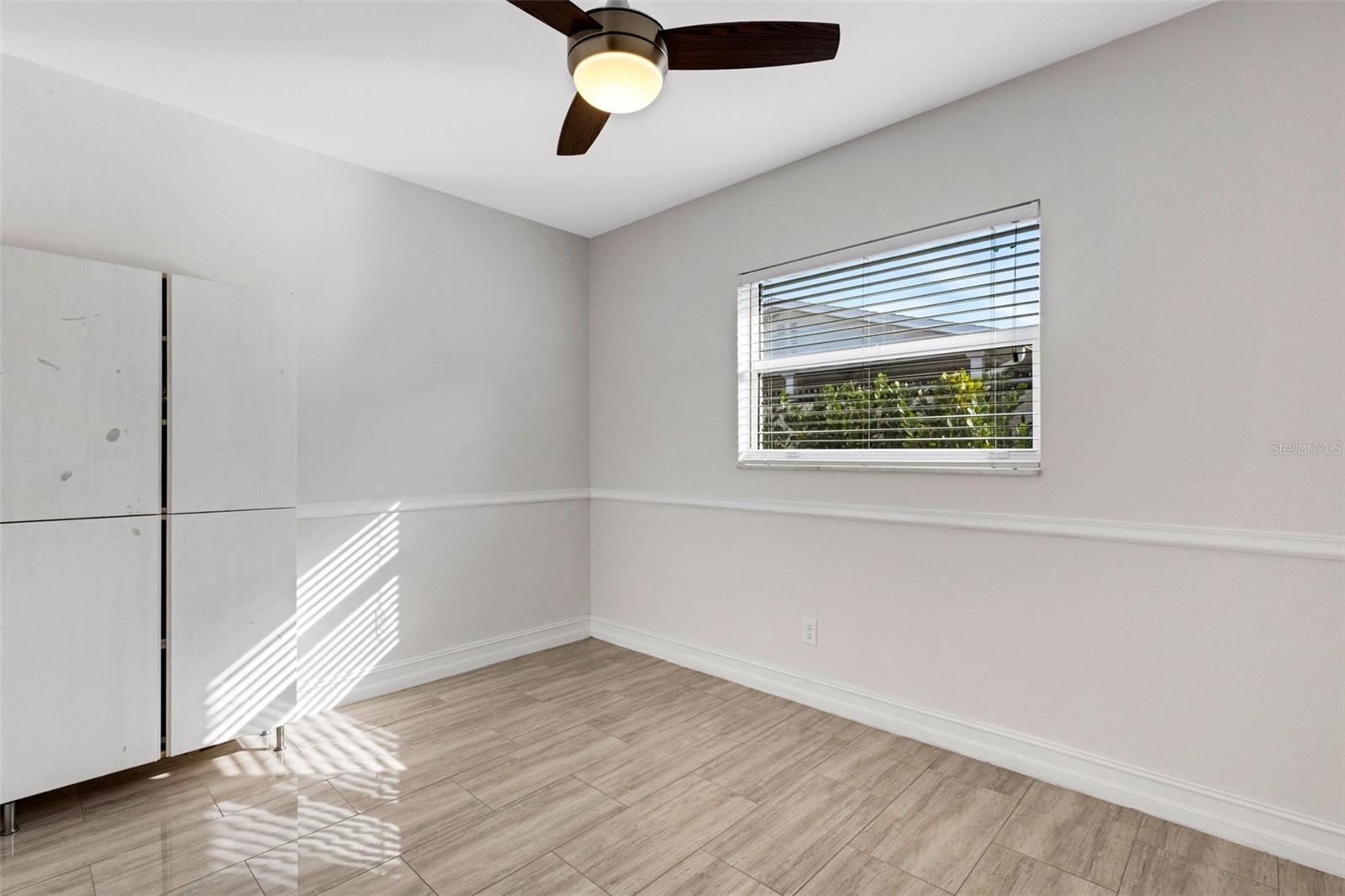 Image 15 of 39 For 2914 Lake Avenue