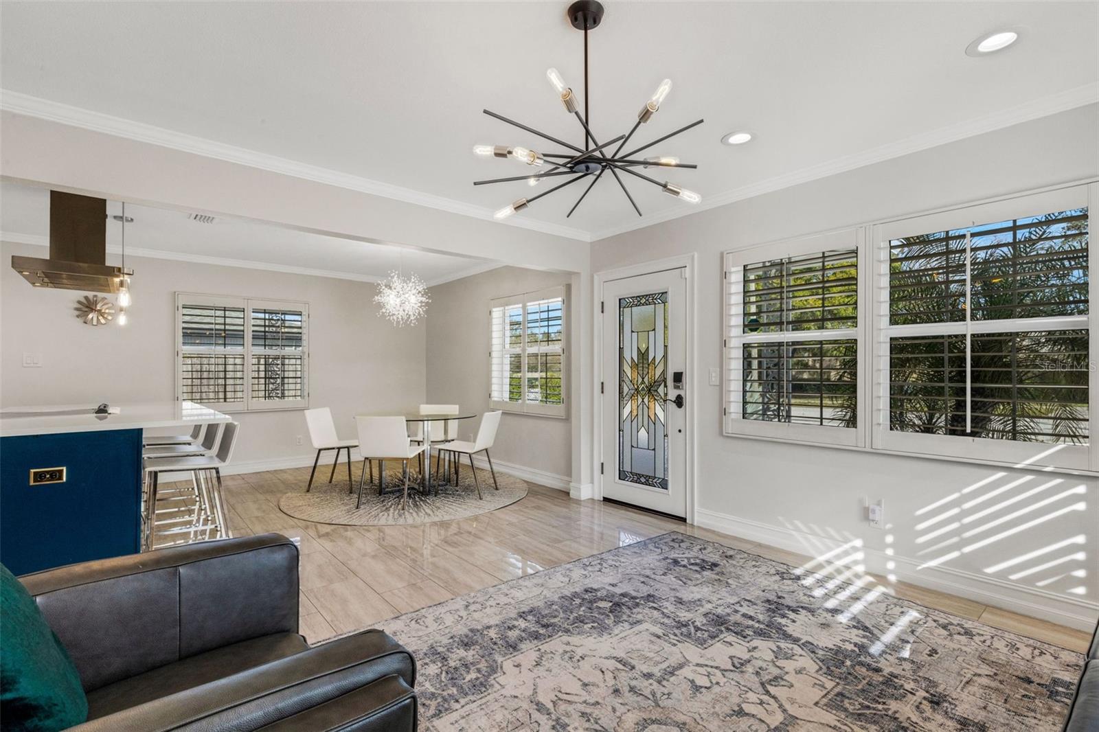 Image 25 of 39 For 2914 Lake Avenue