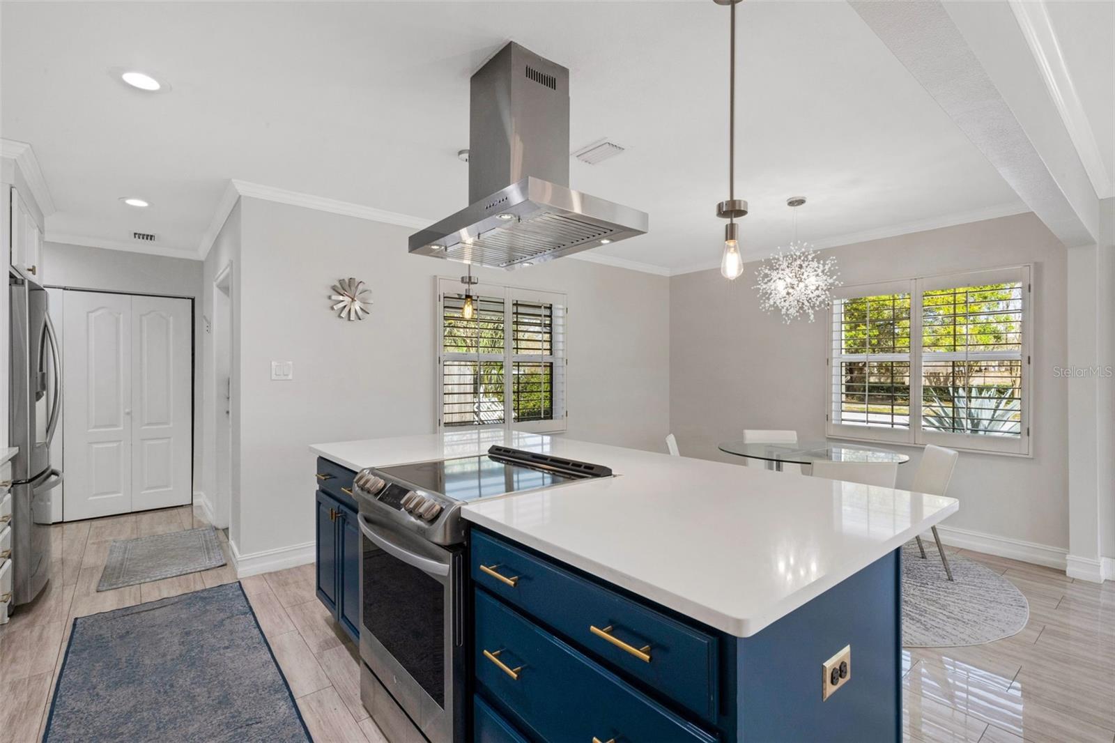 Image 26 of 39 For 2914 Lake Avenue