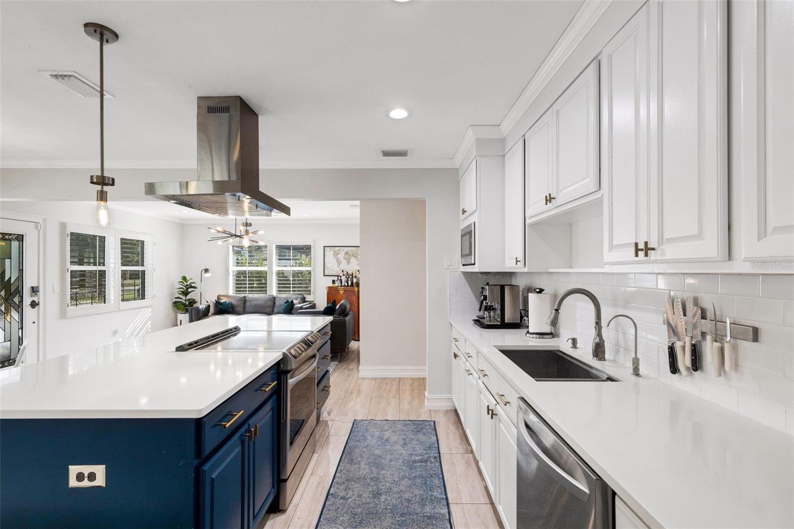 Image 29 of 39 For 2914 Lake Avenue