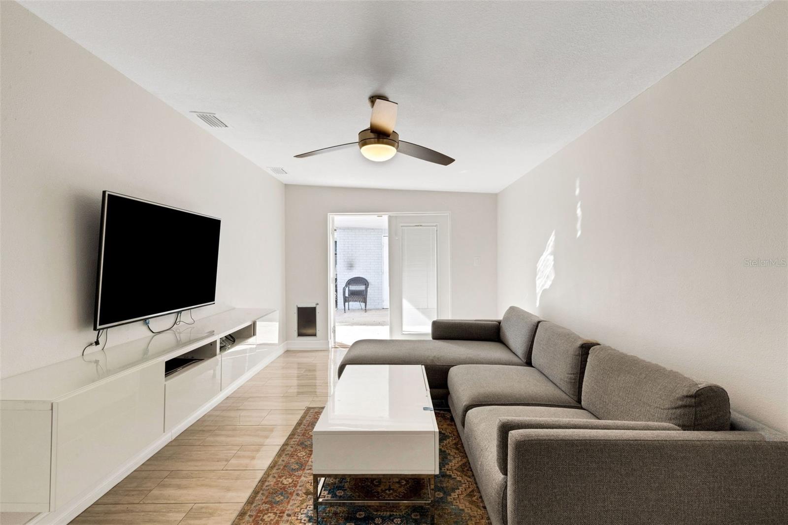 Image 30 of 39 For 2914 Lake Avenue