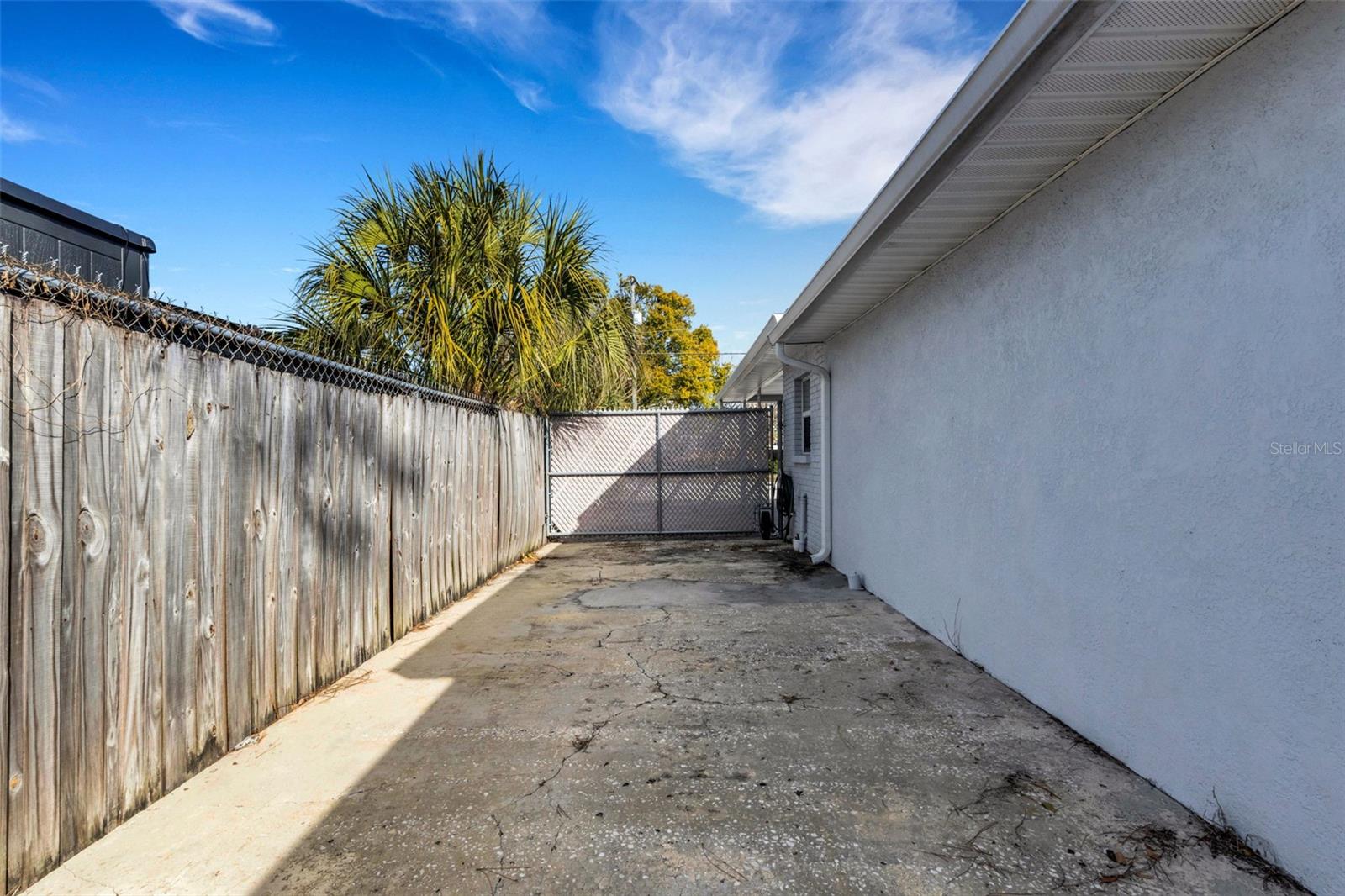 Image 33 of 39 For 2914 Lake Avenue