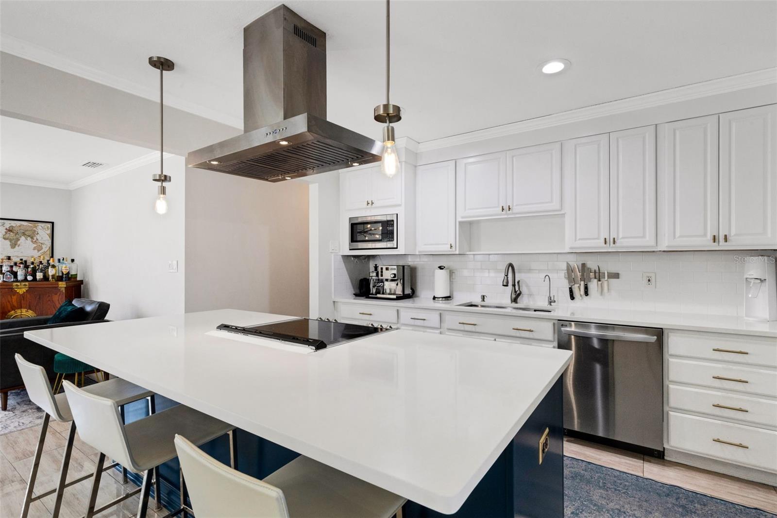 Image 4 of 39 For 2914 Lake Avenue