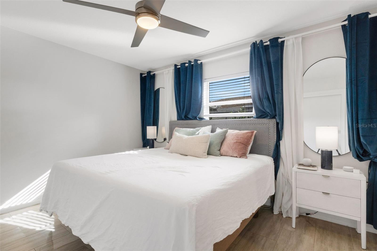 Image 6 of 39 For 2914 Lake Avenue