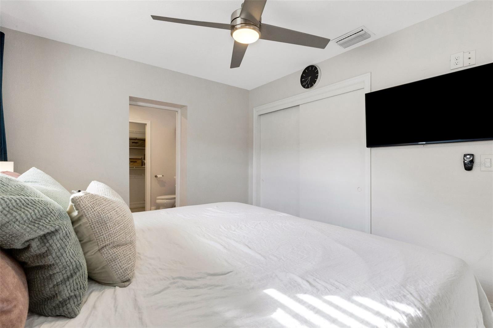 Image 7 of 39 For 2914 Lake Avenue