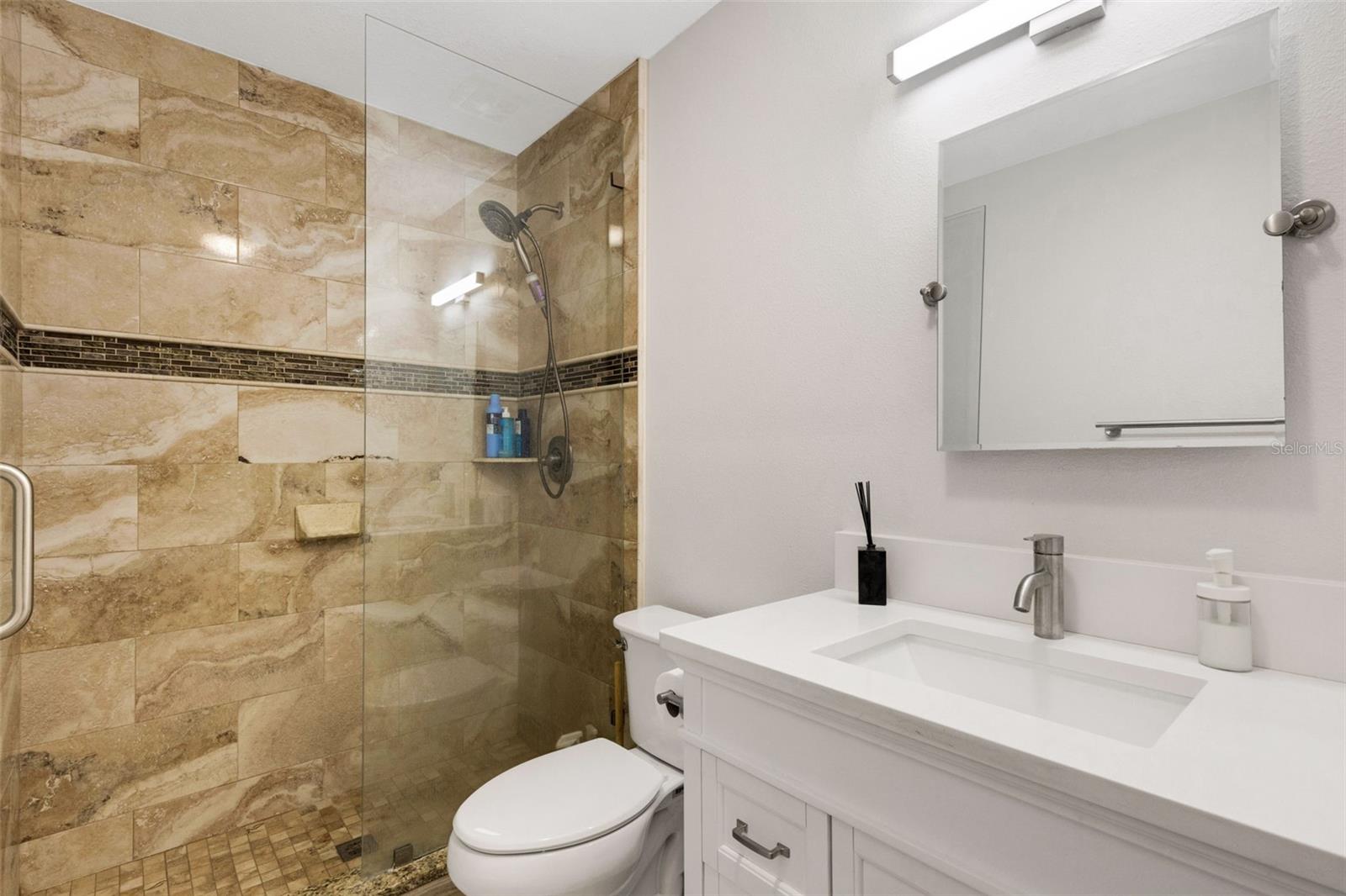 Image 8 of 39 For 2914 Lake Avenue