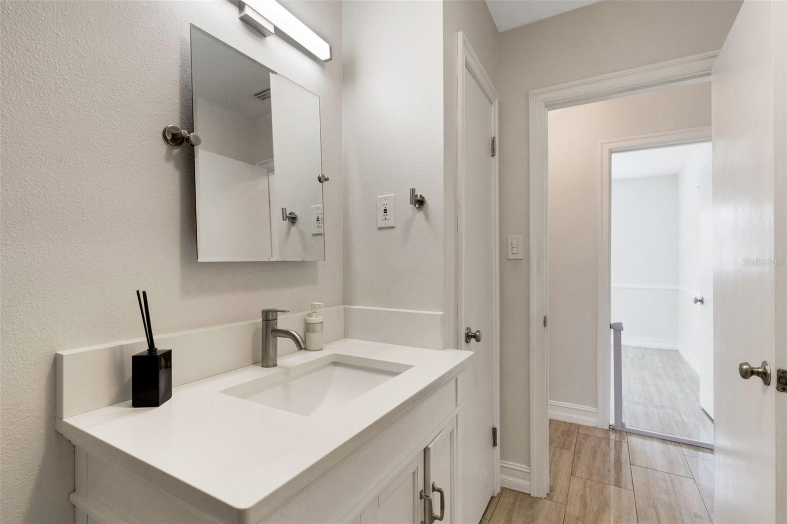 Image 9 of 39 For 2914 Lake Avenue