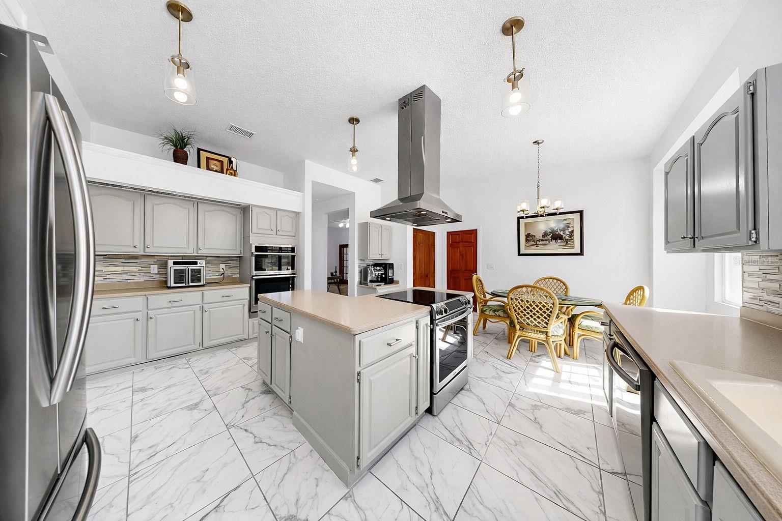 Image 17 of 77 For 13607 2nd Avenue E