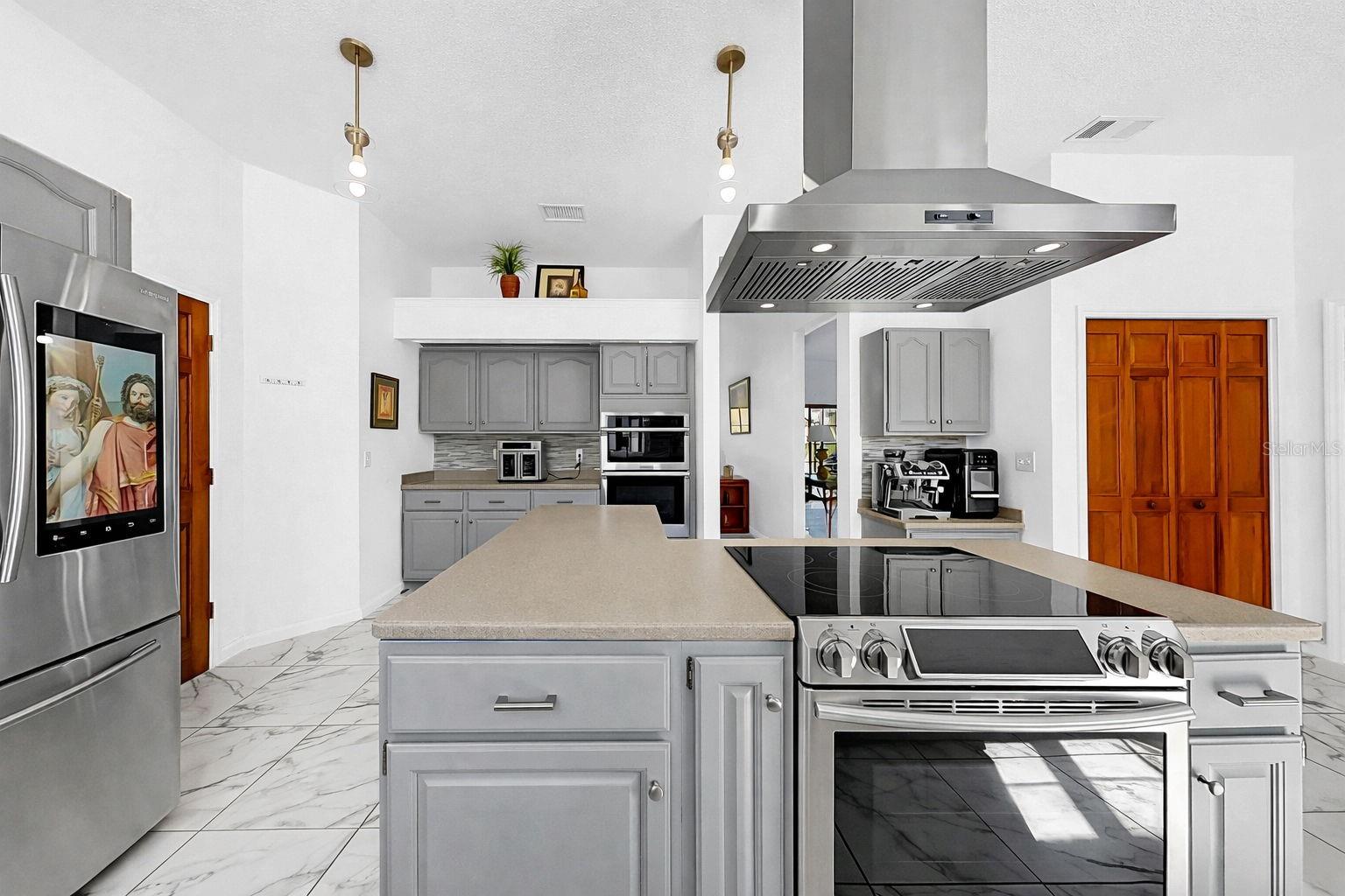 Image 18 of 77 For 13607 2nd Avenue E