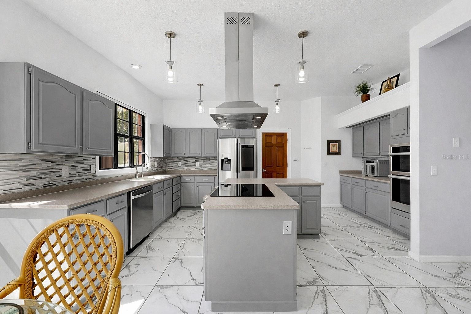 Image 27 of 77 For 13607 2nd Avenue E