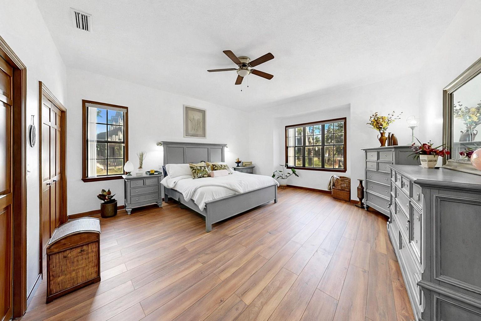 Image 42 of 77 For 13607 2nd Avenue E