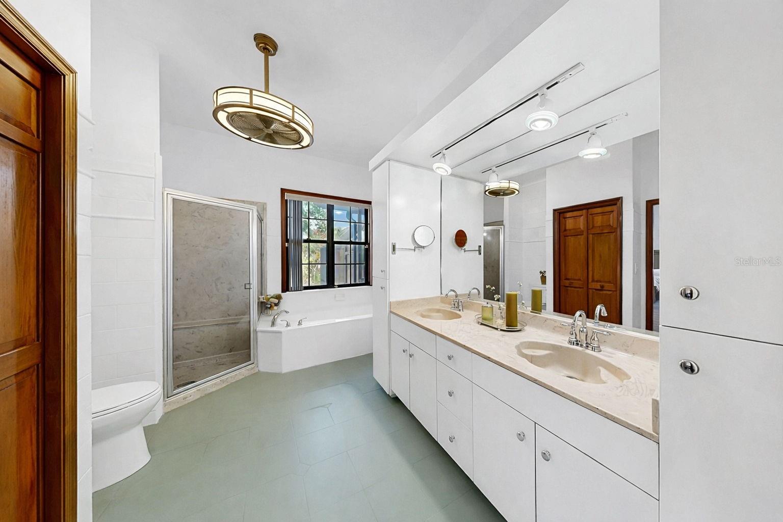 Image 46 of 77 For 13607 2nd Avenue E