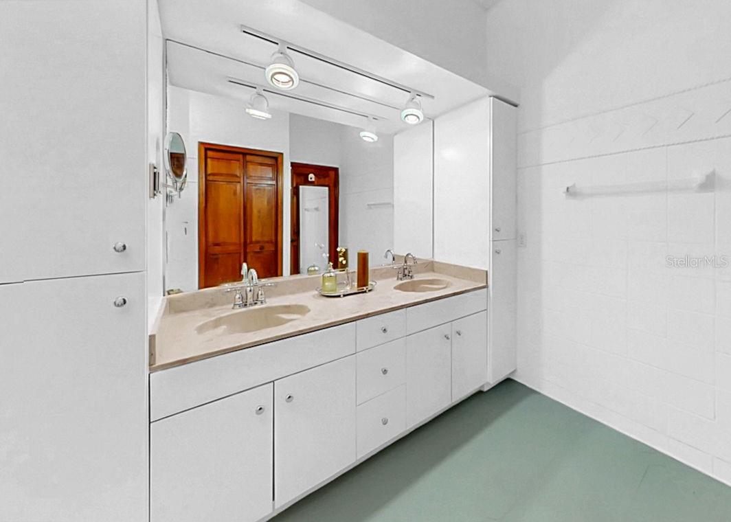 Image 48 of 77 For 13607 2nd Avenue E