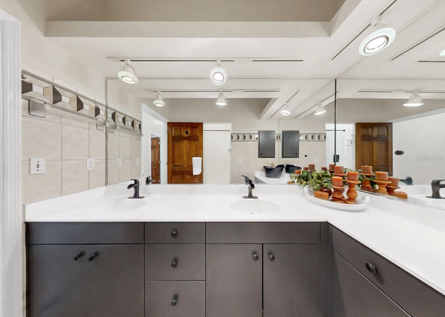 Image 57 of 77 For 13607 2nd Avenue E