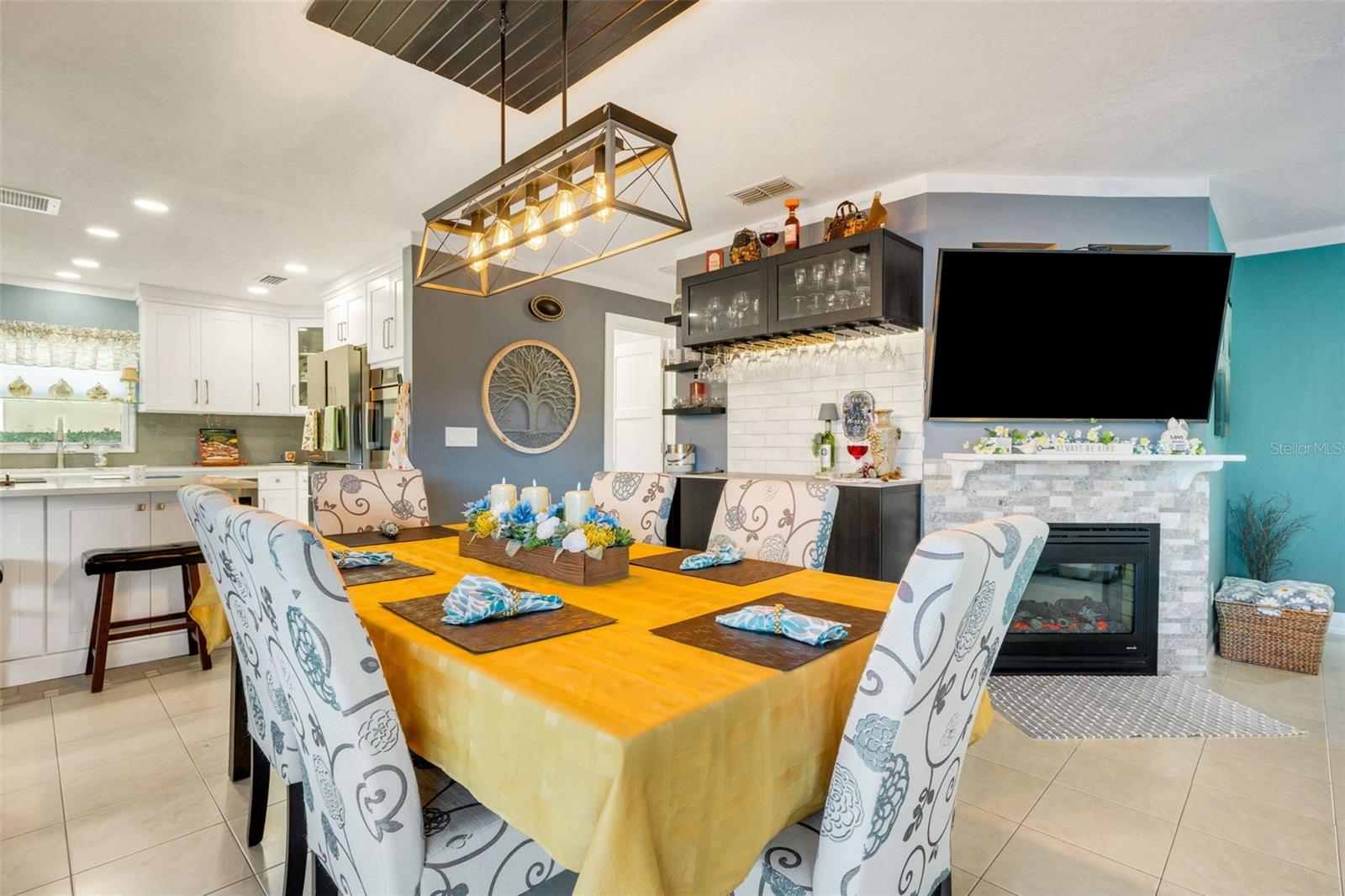 Listing photo id 13 for 3514 Links Court