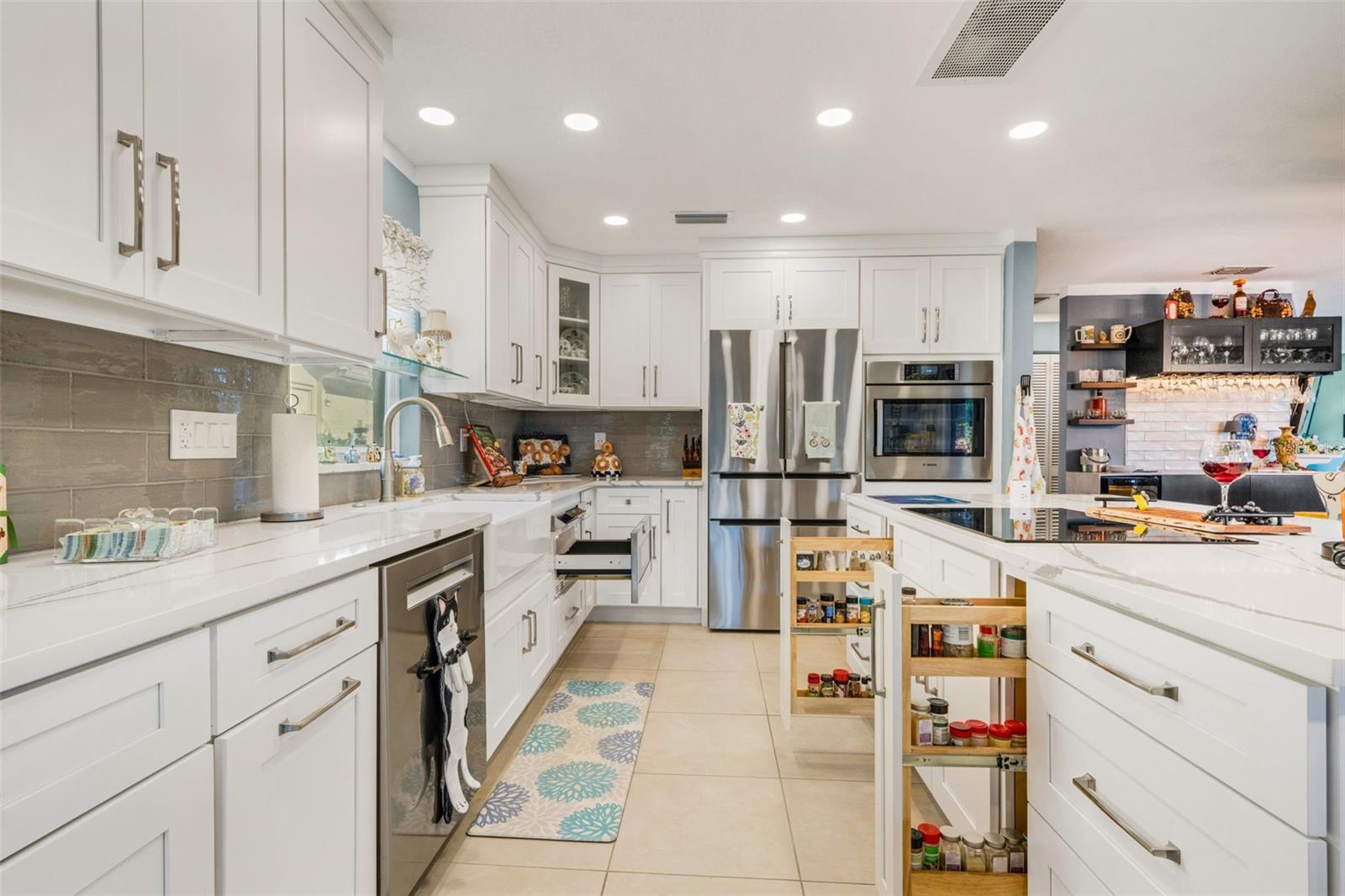 Listing photo id 24 for 3514 Links Court