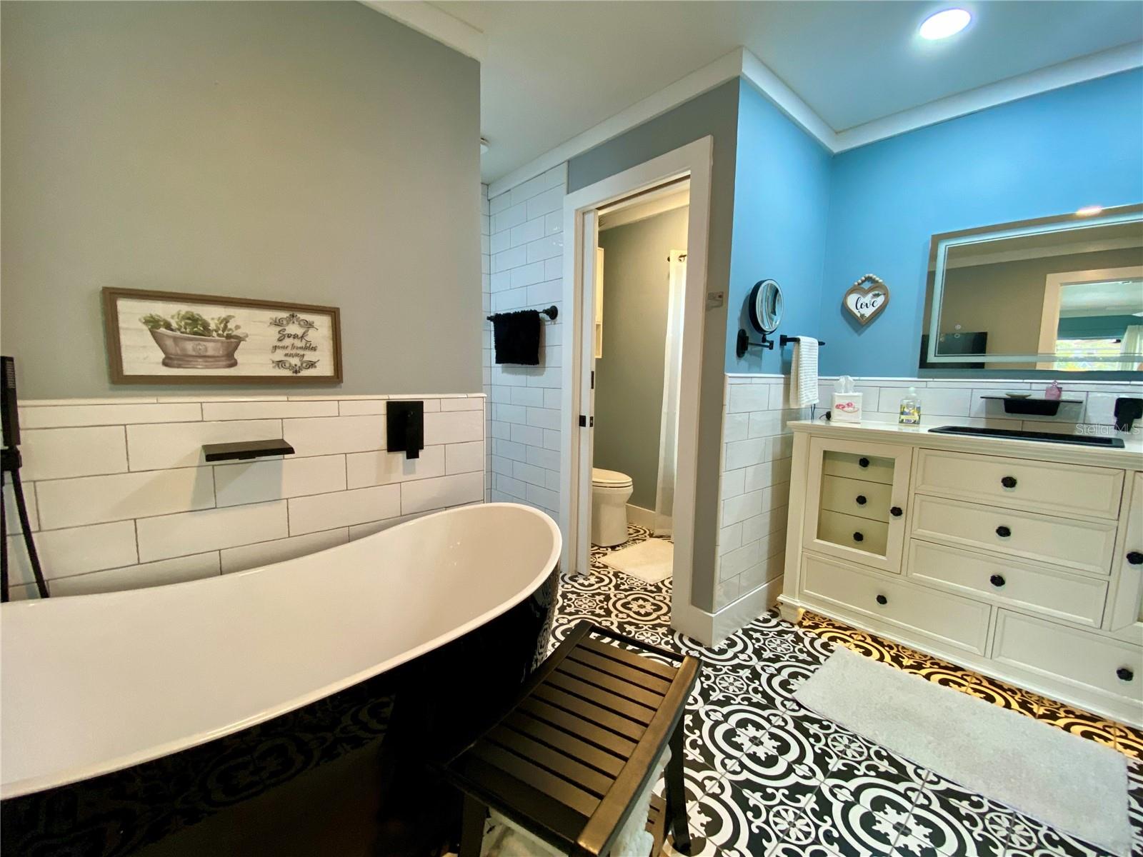 Listing photo id 39 for 3514 Links Court