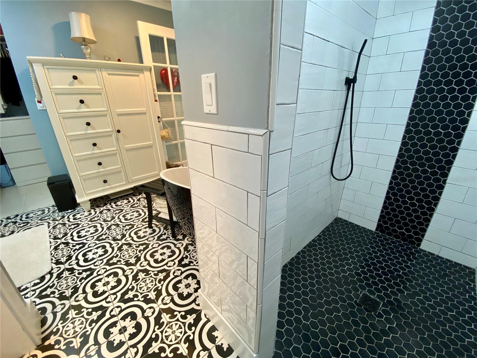 Listing photo id 41 for 3514 Links Court