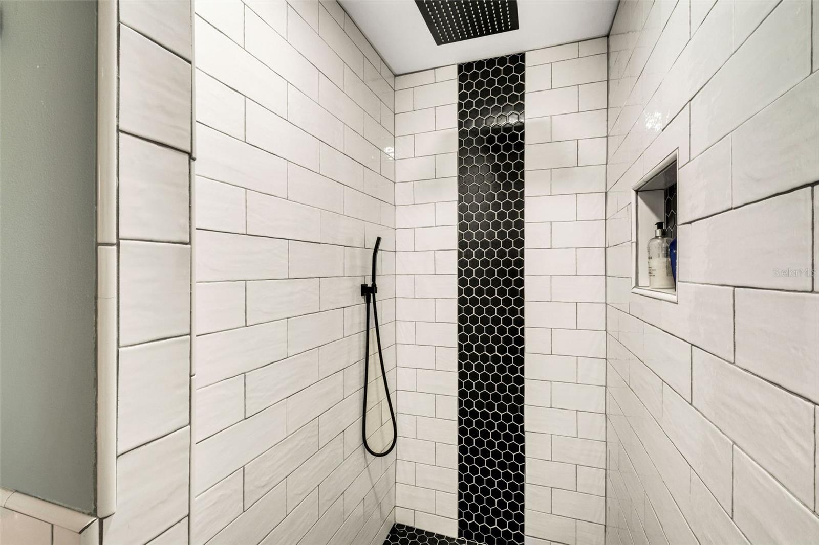 Listing photo id 42 for 3514 Links Court