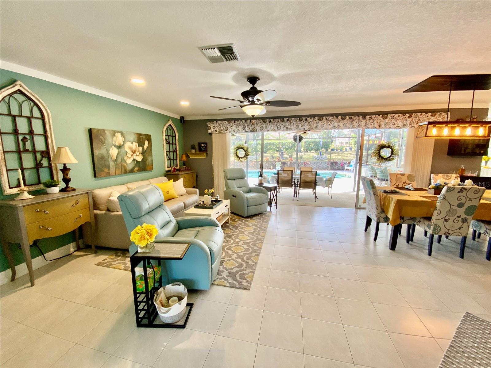 Listing photo id 3 for 3514 Links Court