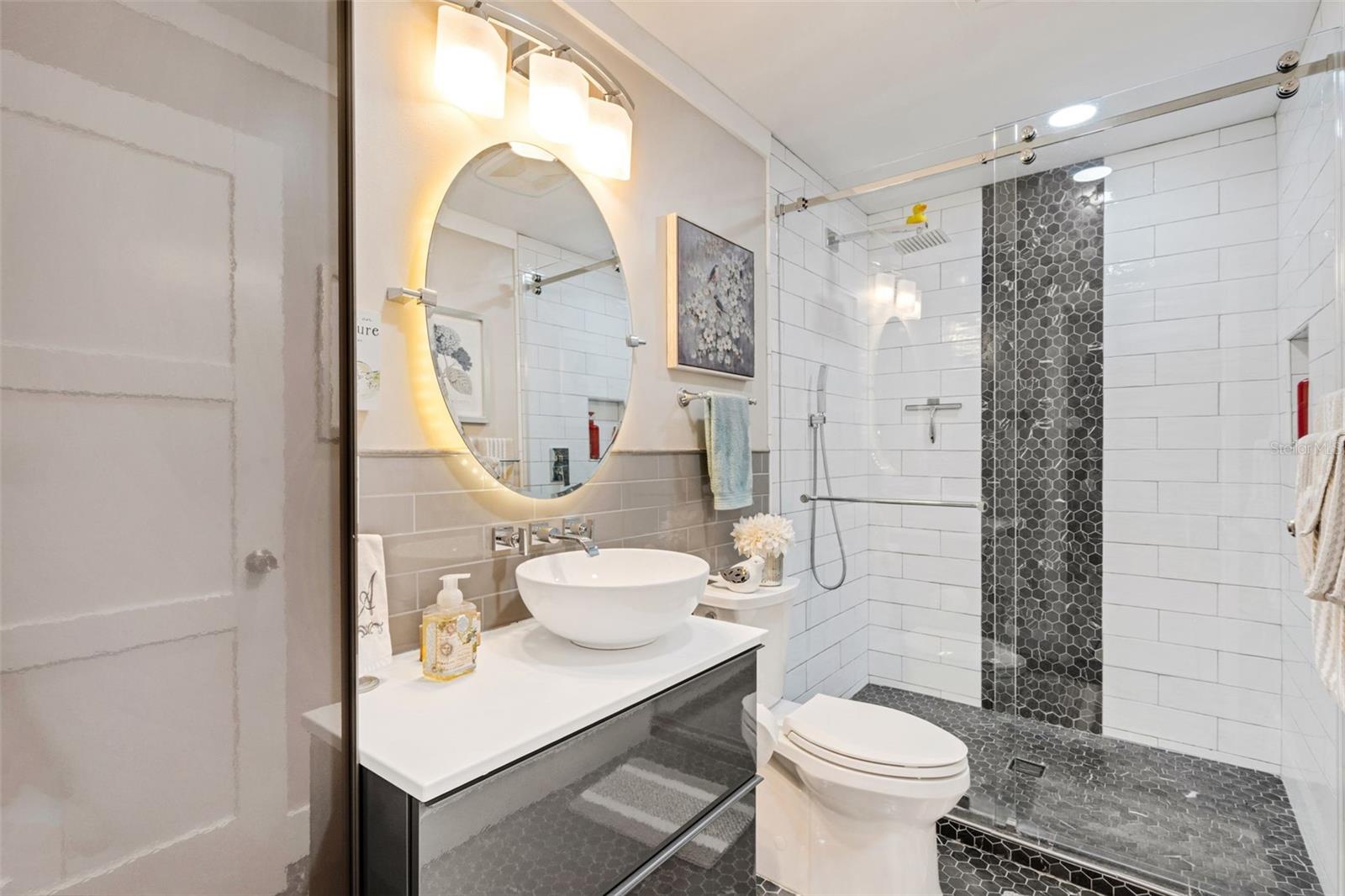 Listing photo id 48 for 3514 Links Court