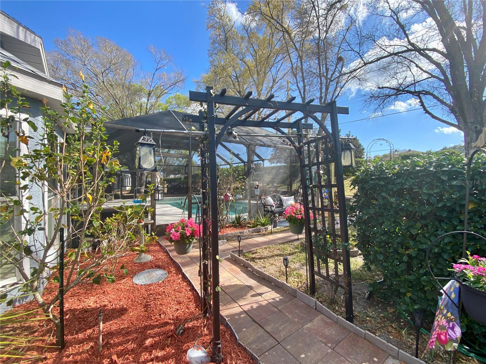 Listing photo id 68 for 3514 Links Court