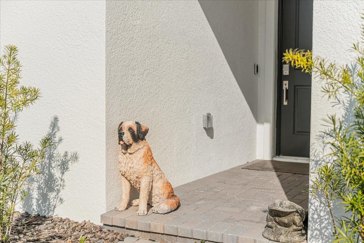 Listing photo id 2 for 18289 Pearl View Place